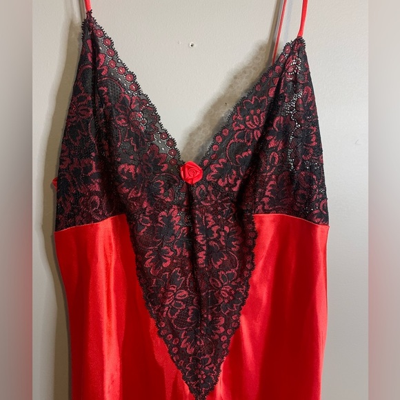 Secret Treasures Red Nightie - Picture 3 of 7